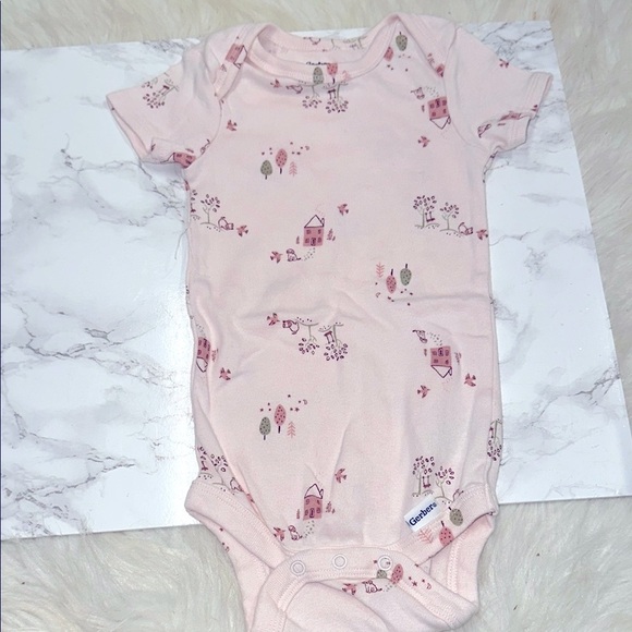 Gerbers Pink Baby one piece with Cute Print size 12 months - Picture 2 of 5